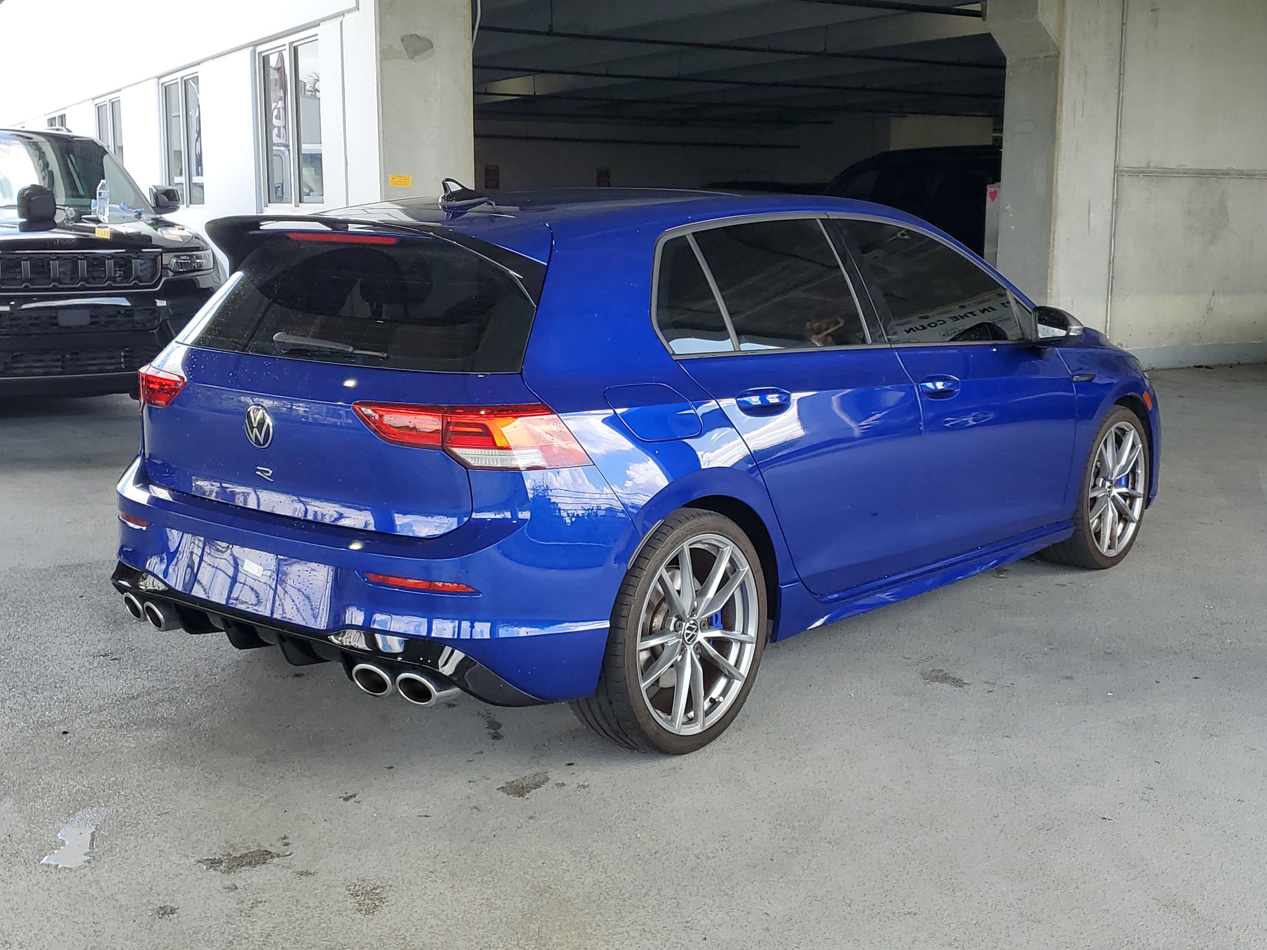 Used 2024 Volkswagen Golf R AWD/4WD image 2
