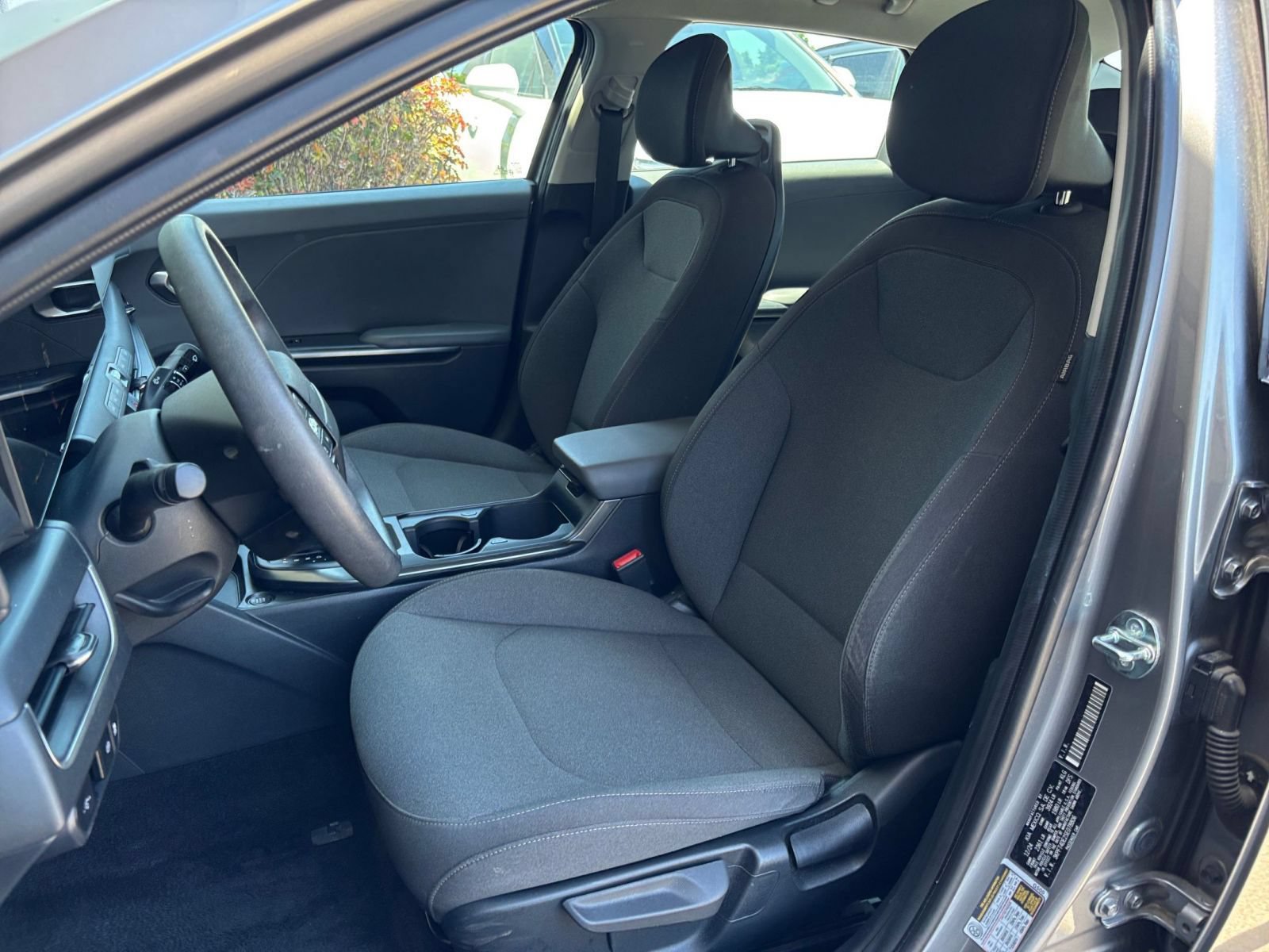 Used 2025 Kia K4 FWD image 36