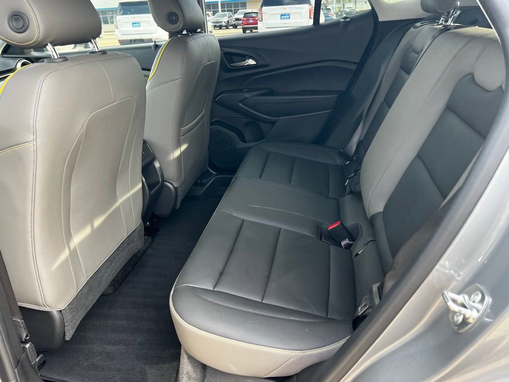 Used 2025 Chevrolet Trax ACTIV w/ Driver Confidence Package image 24