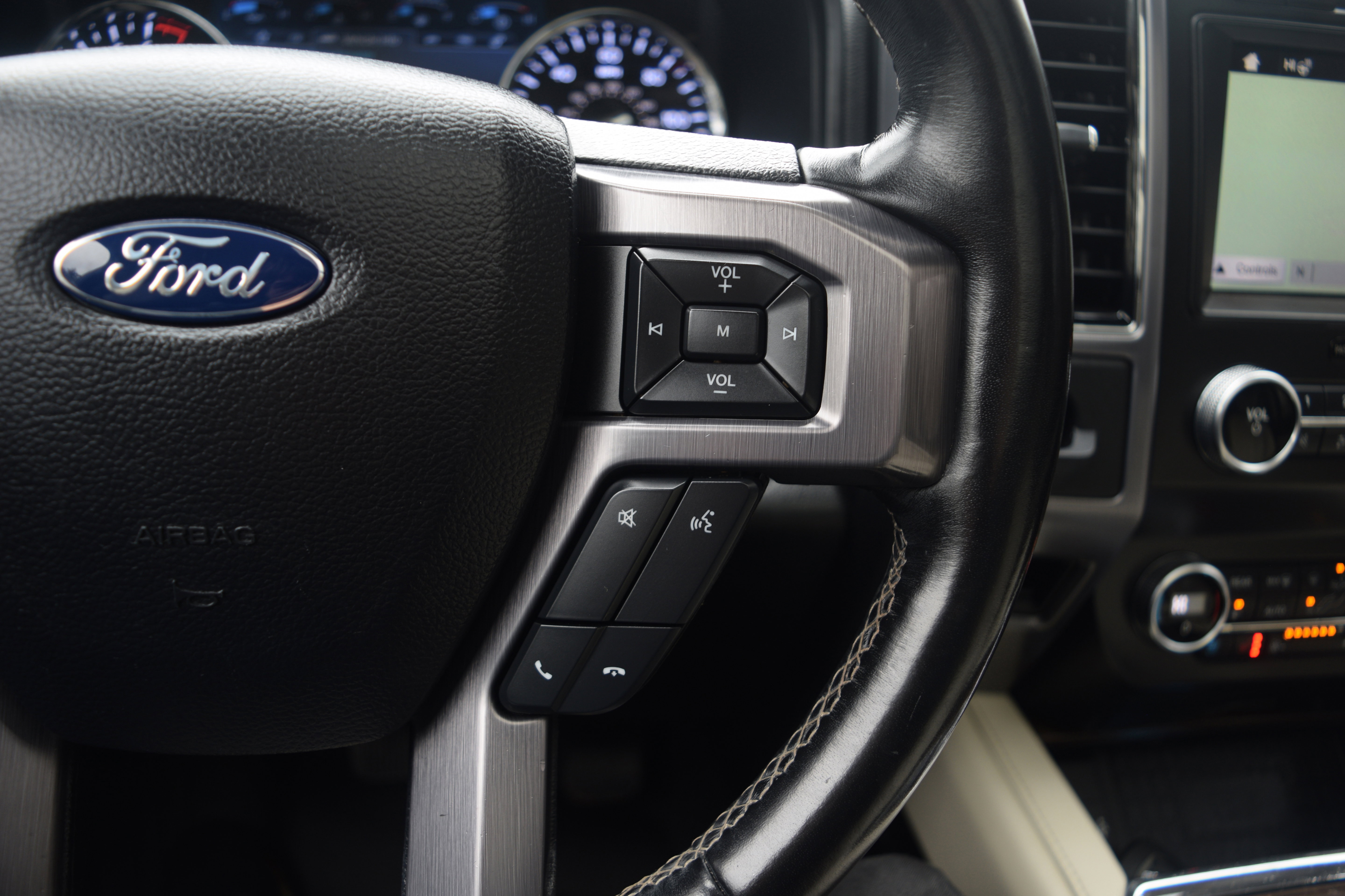 Used 2019 Ford Expedition Platinum image 5