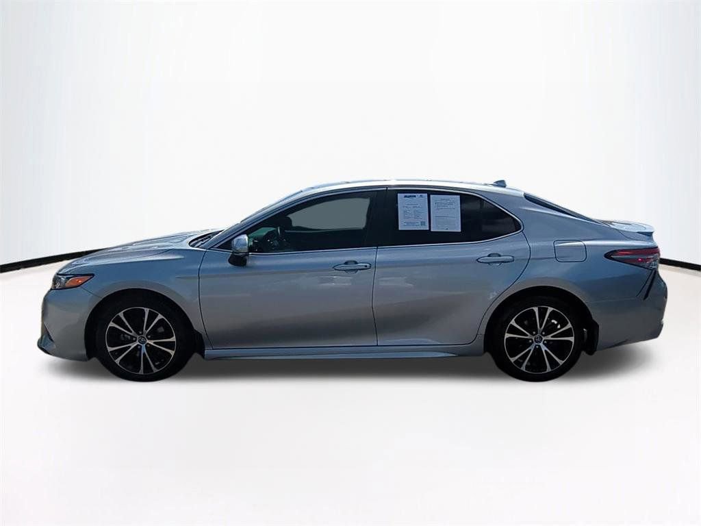 Used 2019 Toyota Camry SE w/ Convenience Package FWD image 8