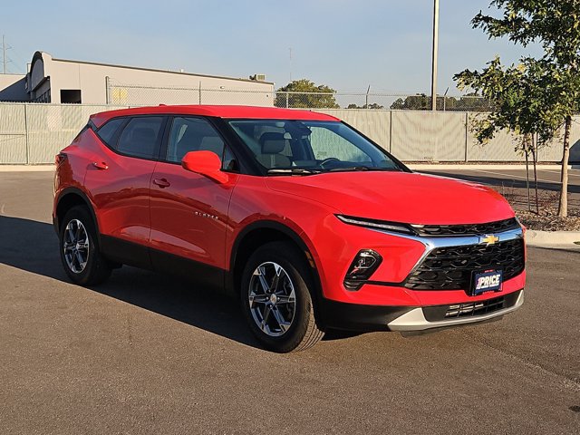 Used 2026 Chevrolet Blazer LT FWD image 3