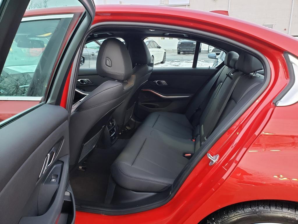 Used 2021 BMW 330i xDrive Sedan w/ Premium Package image 11