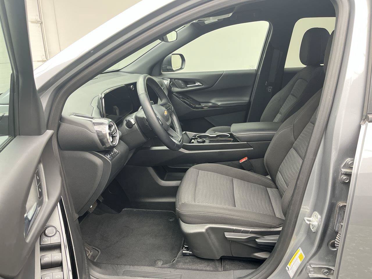Certified 2026 Chevrolet Equinox LT AWD/4WD image 3