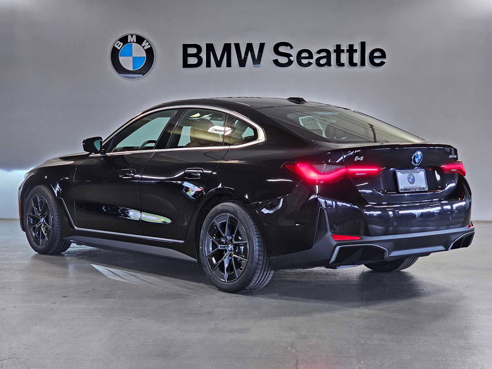 Certified 2023 BMW i4 eDrive35 RWD image 4