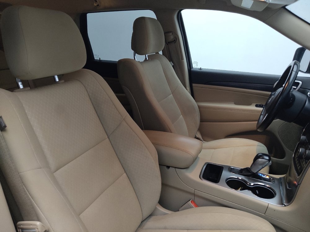 Used 2020 Jeep Grand Cherokee Laredo RWD image 21