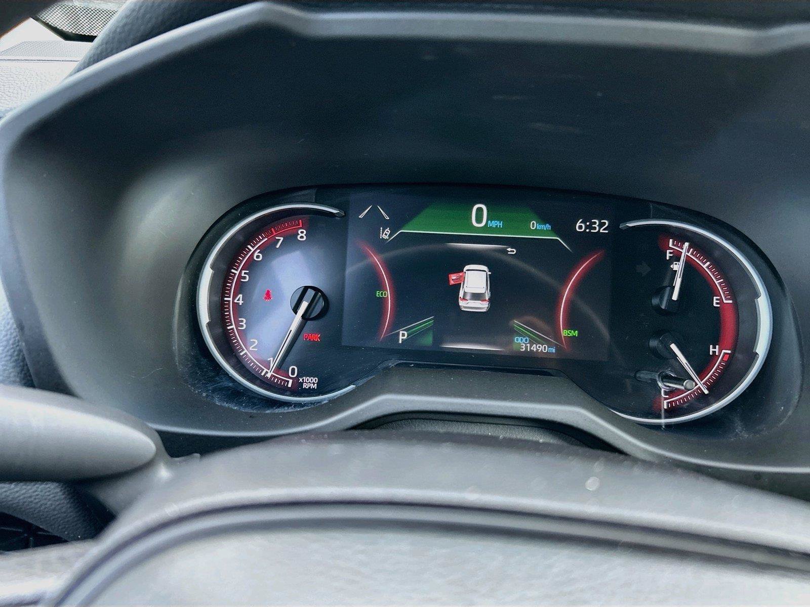 Used 2025 Toyota RAV4 XLE FWD image 40