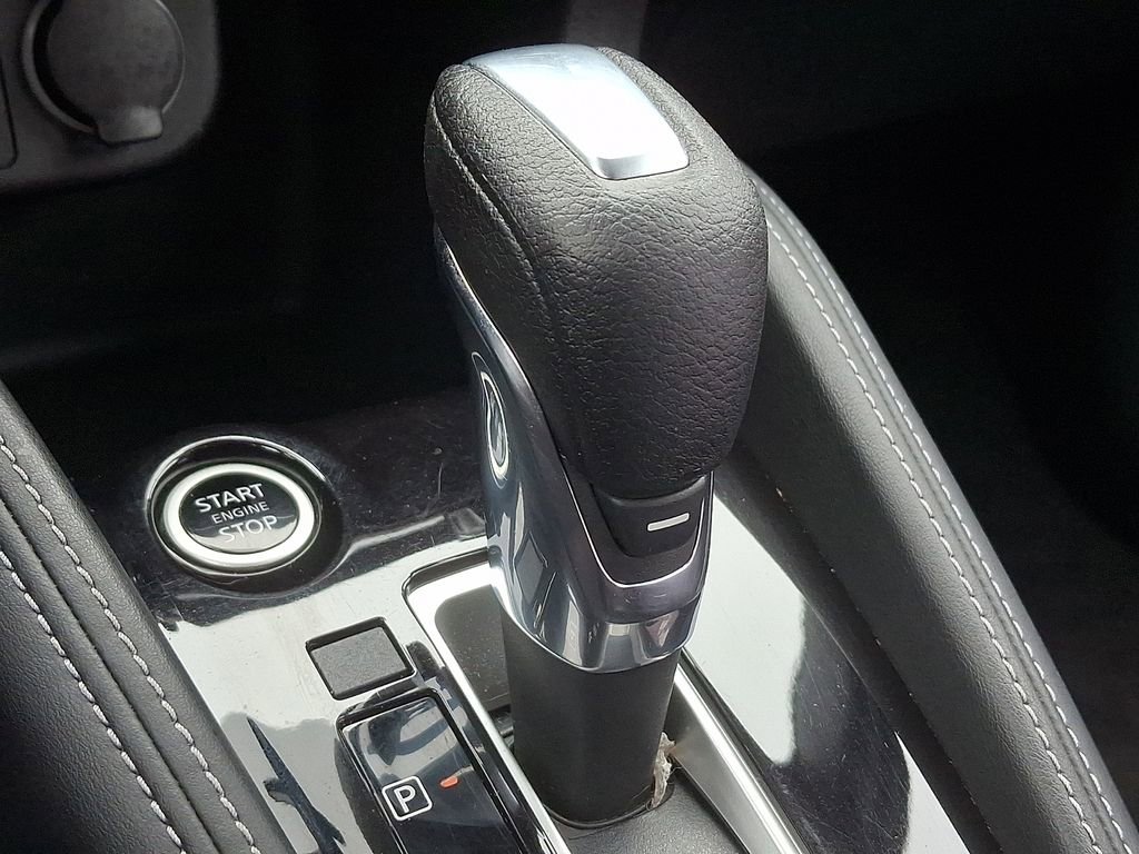 Used 2020 Nissan Kicks SV image 14