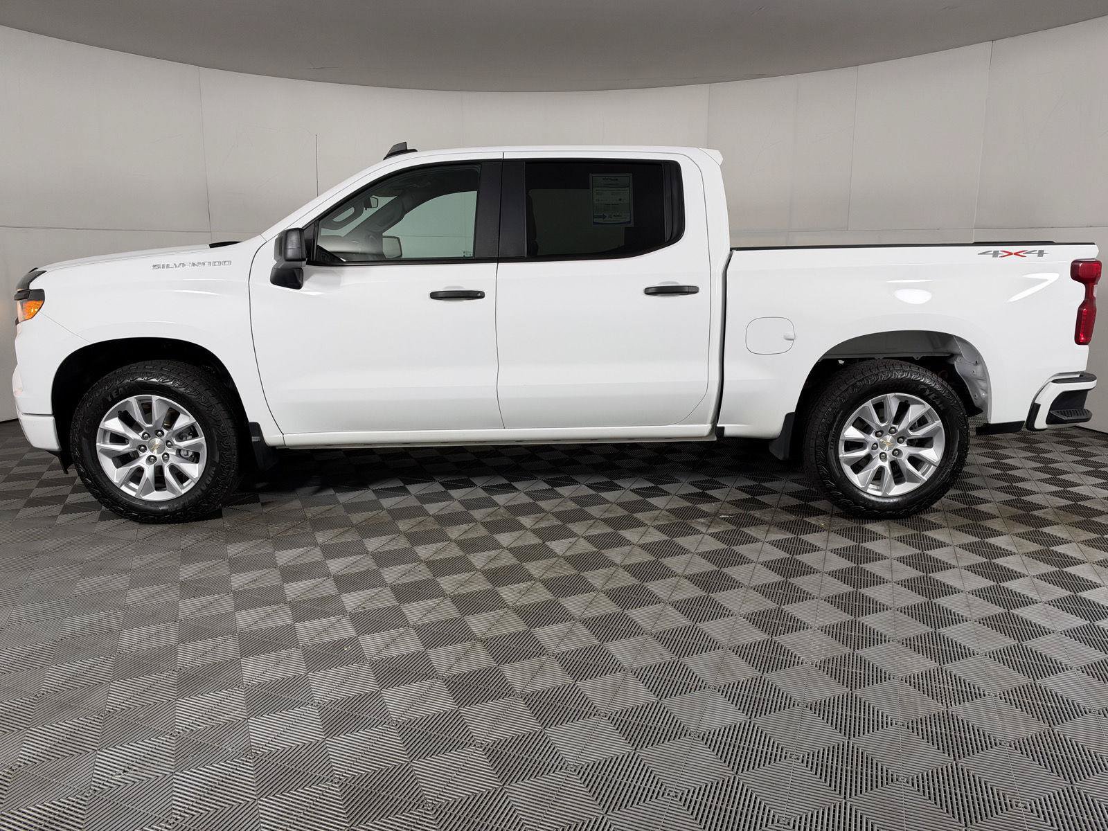 Used 2022 Chevrolet Silverado 1500 Custom AWD/4WD image 5