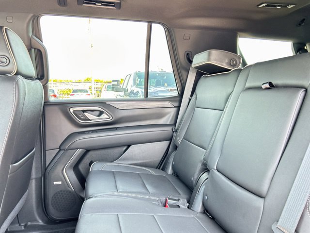 Used 2023 GMC Yukon SLT AWD/4WD image 17