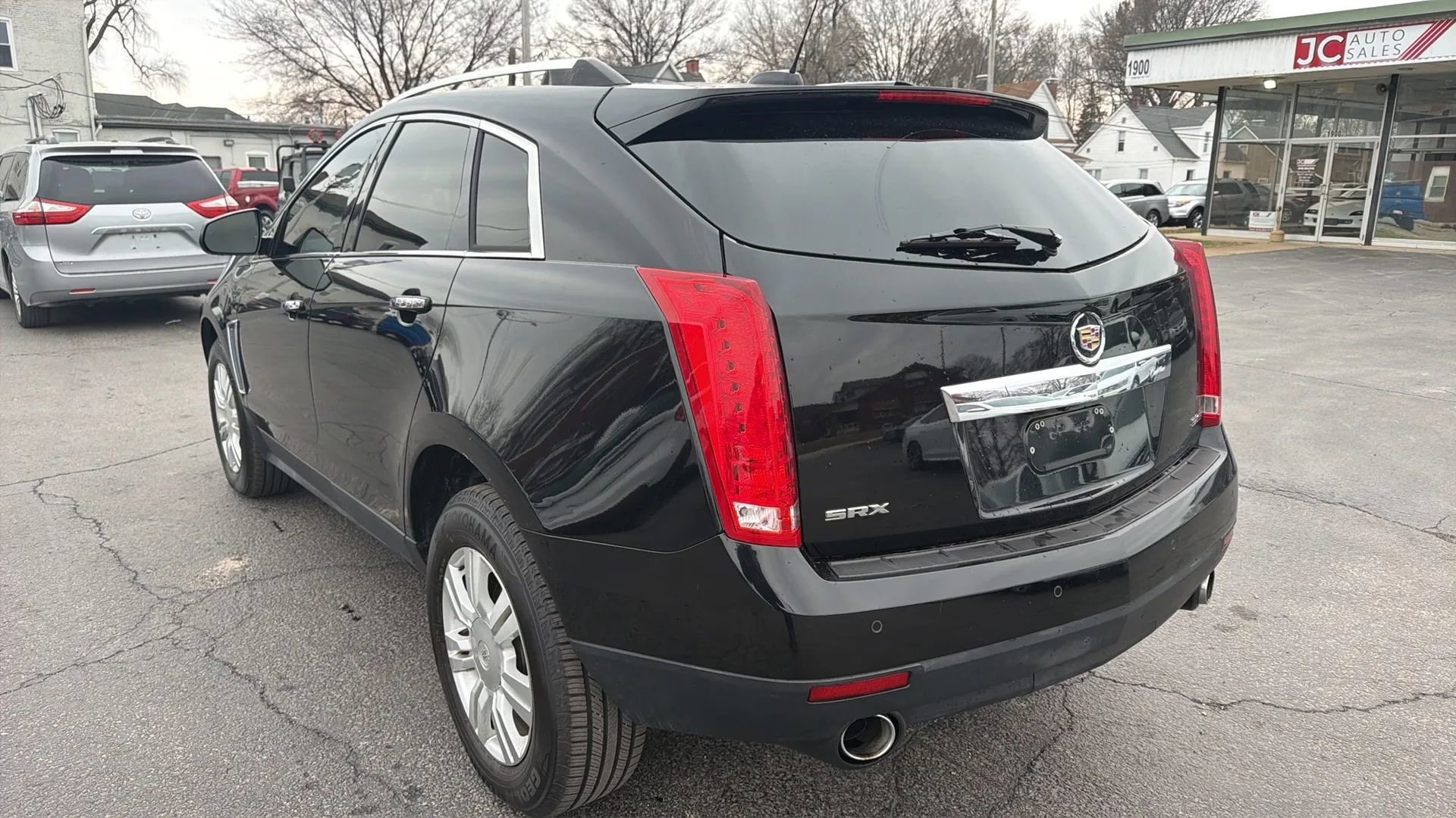 Used 2016 Cadillac SRX Luxury w/ Driver Awareness Package image 7