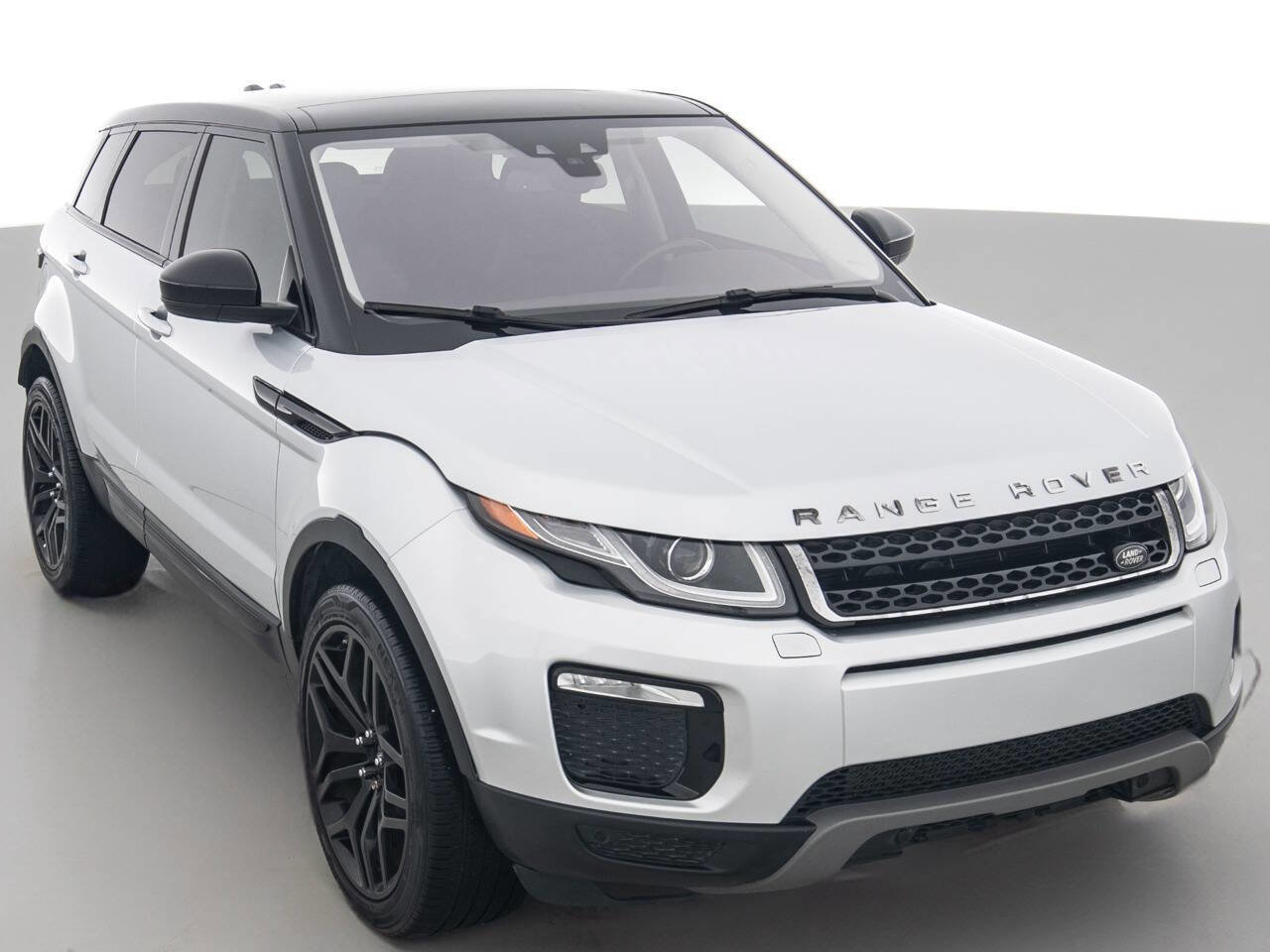 Used 2017 Land Rover Range Rover Evoque SE image 1