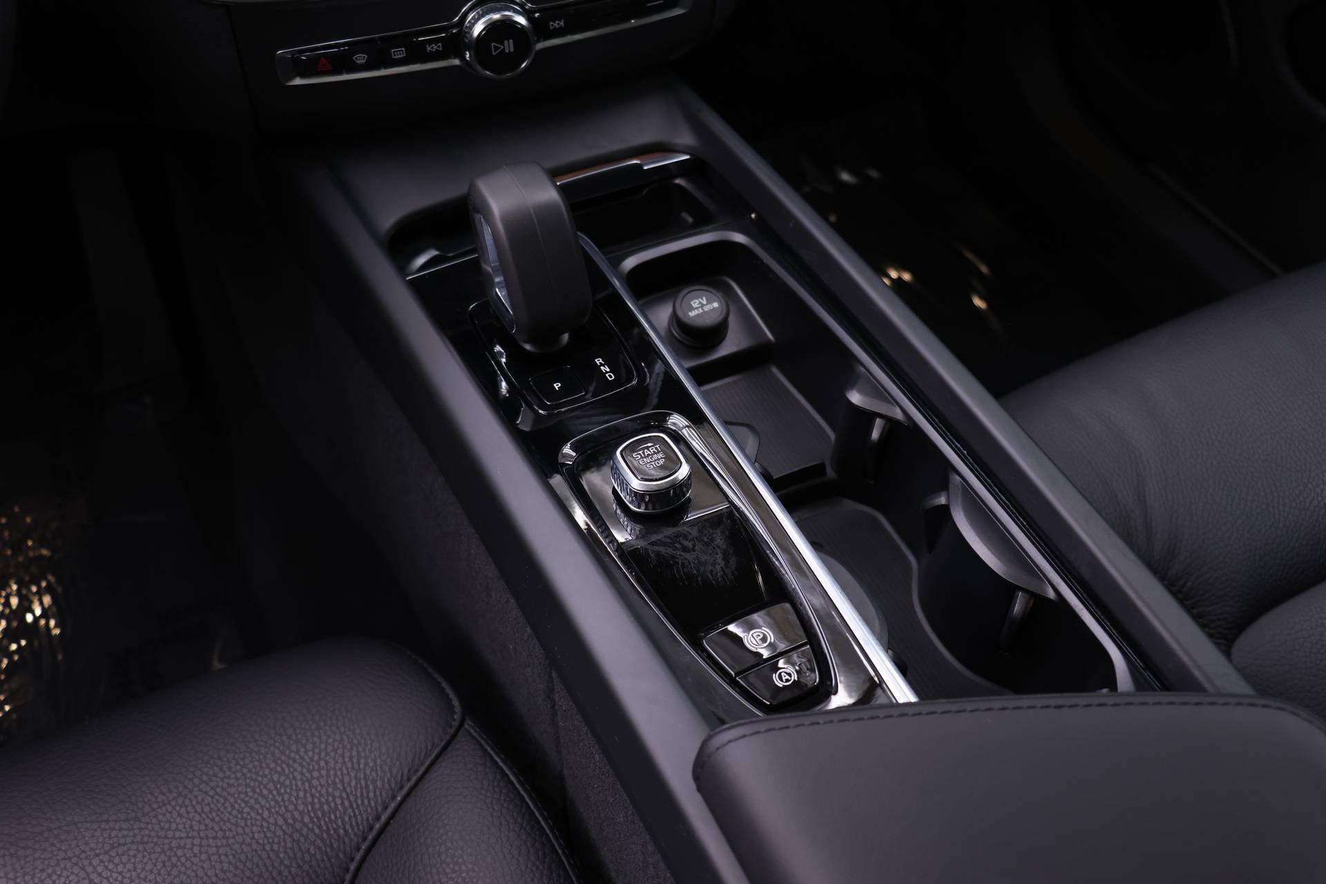 Certified 2024 Volvo XC60 B5 Plus image 16