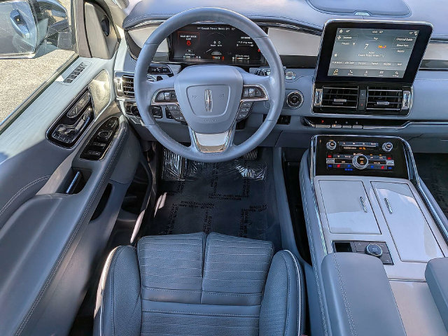 Used 2019 Lincoln Navigator Black Label AWD/4WD image 18