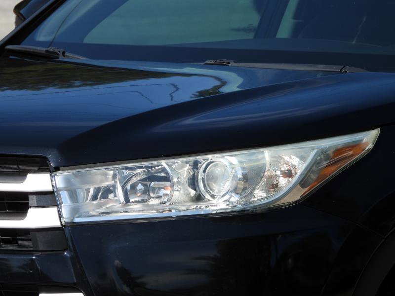Used 2017 Toyota Highlander Plus image 4