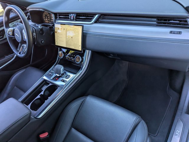 Certified 2024 Jaguar XF R-Dynamic SE image 19