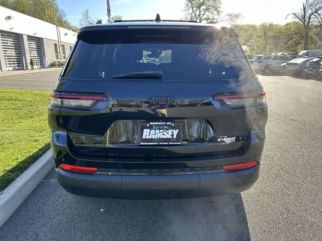 Used 2023 Jeep Grand Cherokee L Altitude AWD/4WD image 7
