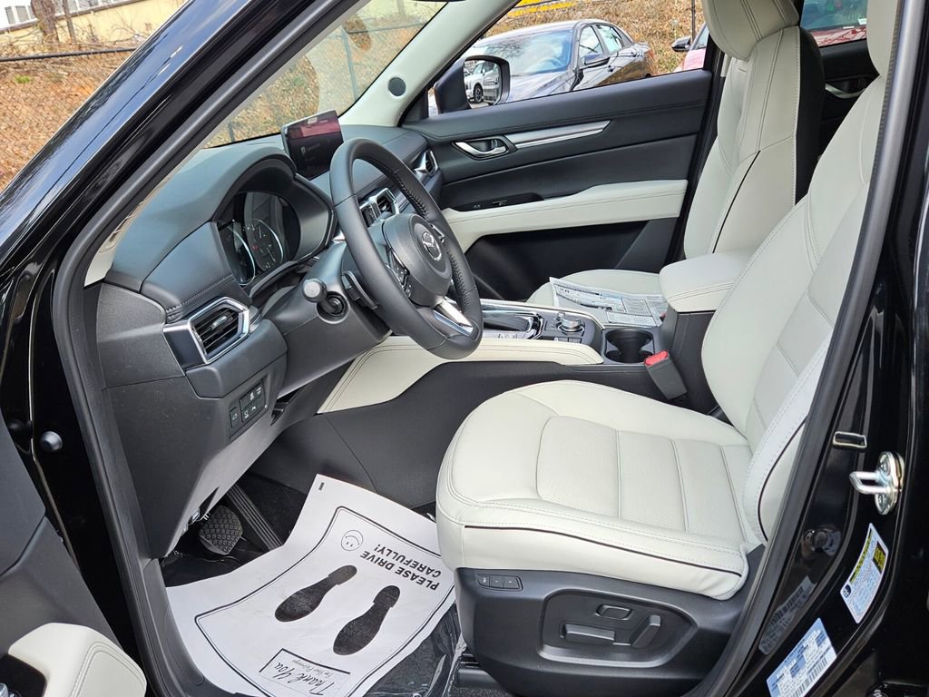 New 2025 MAZDA CX-5 AWD 2.5 S w/ Premium Plus Pkg image 4