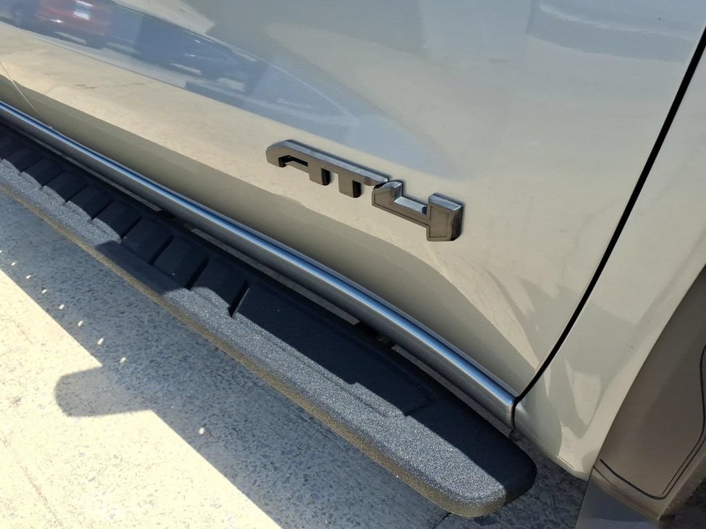 Used 2023 GMC Sierra 1500 AT4 AWD/4WD image 11
