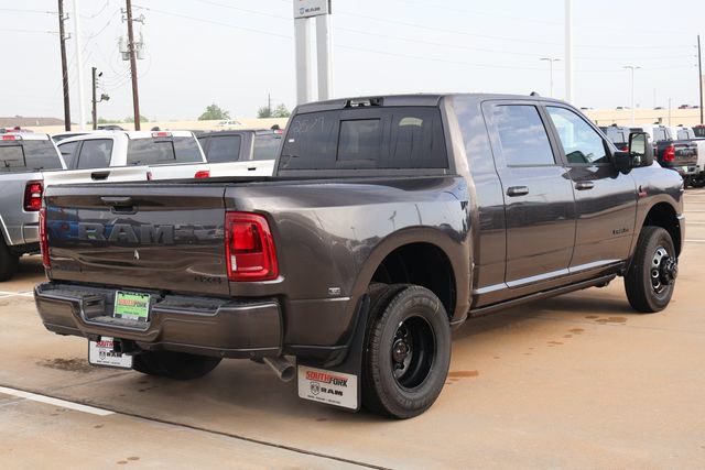 New 2026 RAM 3500 Laramie AWD/4WD image 6