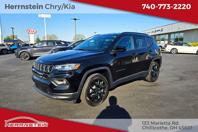 Used 2025 Jeep Compass Latitude w/ Altitude Special Edition image 3