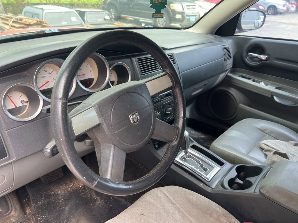Used 2005 Dodge Magnum SXT w/ Comfort Seating Group AWD/4WD image 9