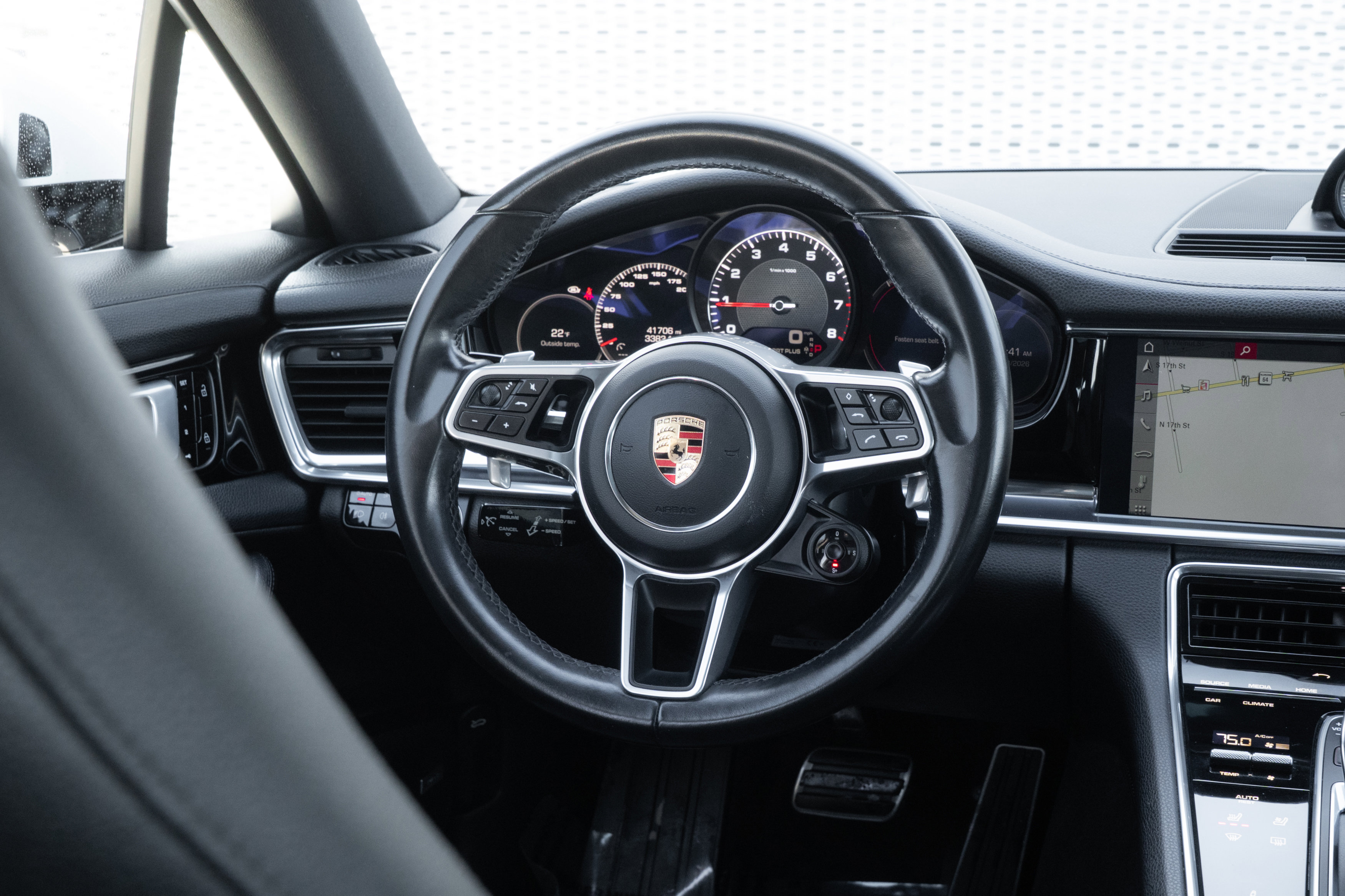 Used 2020 Porsche Panamera 4S image 9