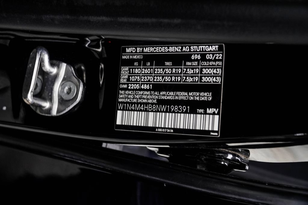 Used 2022 Mercedes-Benz GLB 250 4MATIC w/ Premium Package Lite image 41