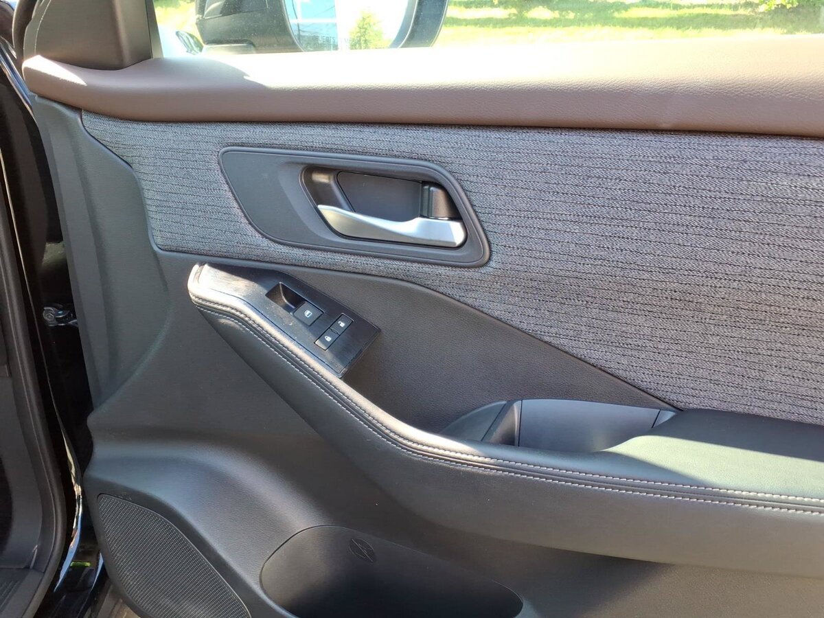 Used 2023 Nissan Rogue SV AWD/4WD image 16