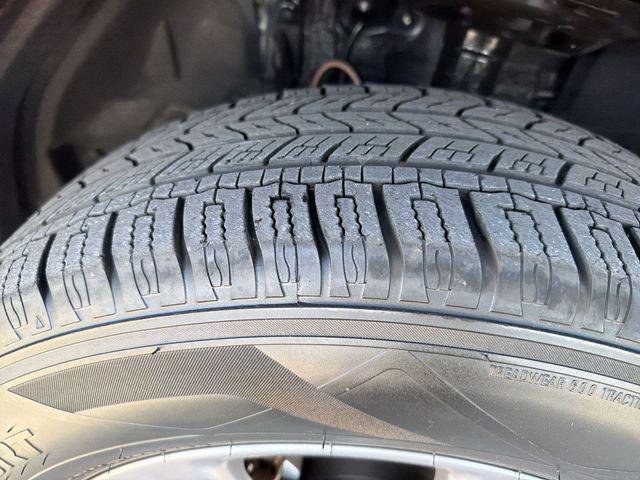 Certified 2025 Toyota RAV4 XLE FWD image 33