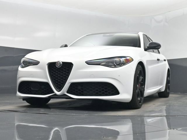 Used 2021 Alfa Romeo Giulia Ti Sport image 49