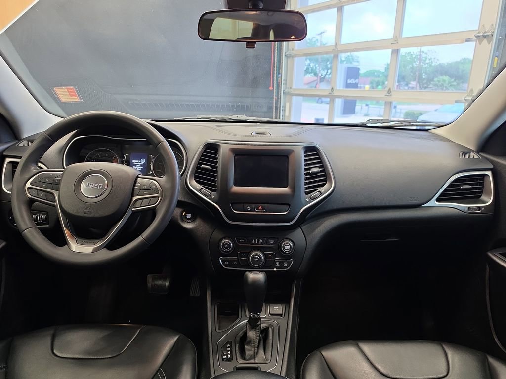 Used 2020 Jeep Cherokee Latitude Plus FWD image 17