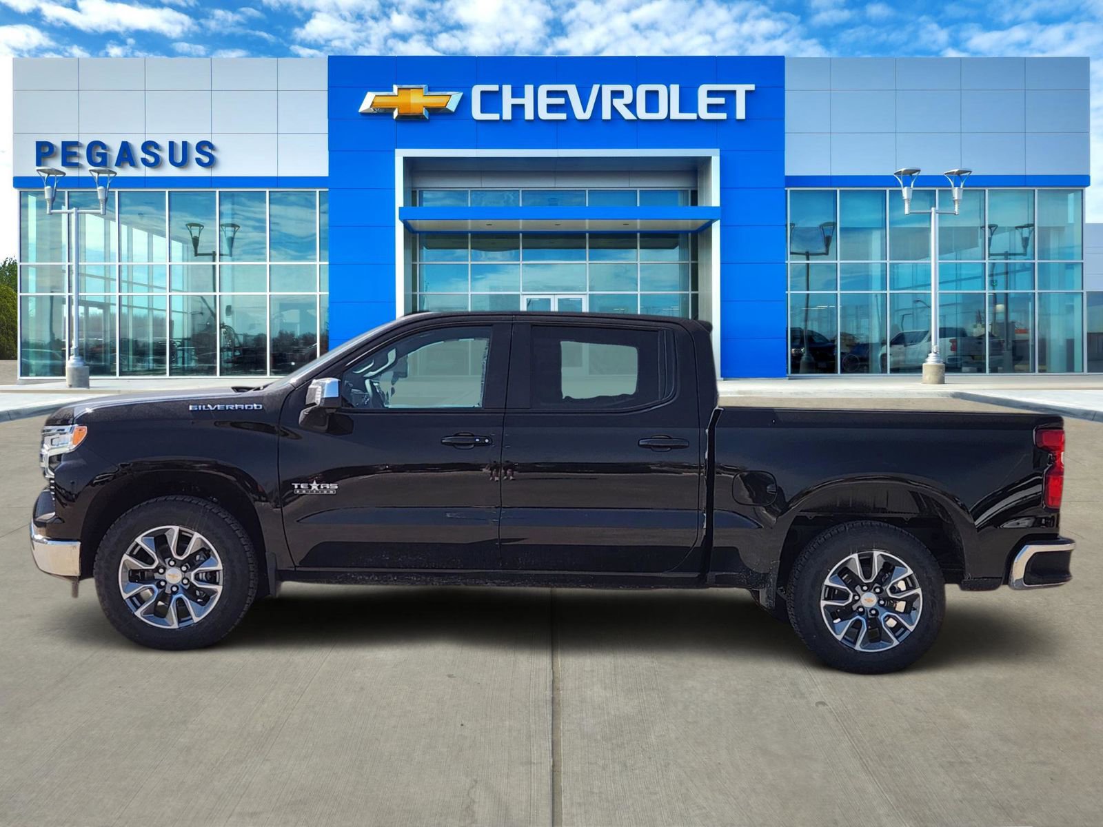New 2026 Chevrolet Silverado 1500 LT w/ Texas Edition Plus RWD image 3
