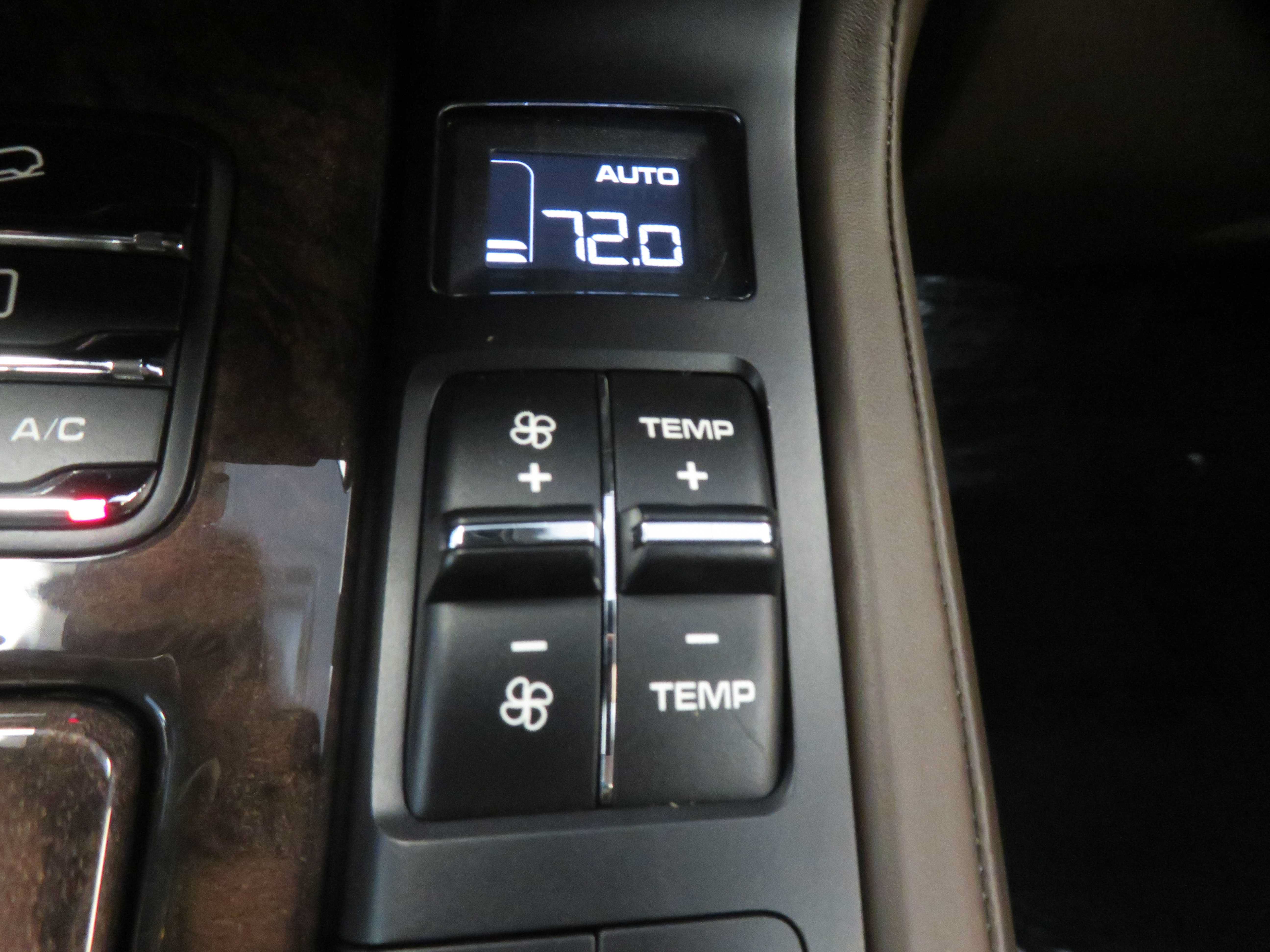Used 2015 Porsche Cayenne S AWD/4WD image 43