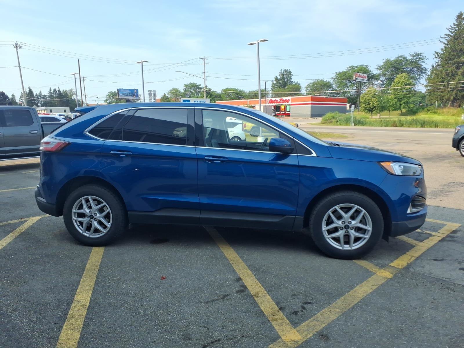 Used 2023 Ford Edge SEL w/ Convenience Package AWD/4WD image 7