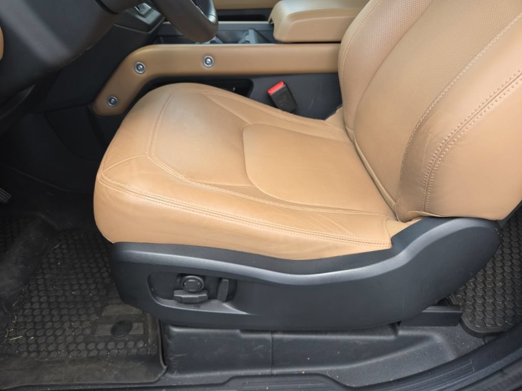 Used 2025 Land Rover Defender 90 S AWD/4WD image 10
