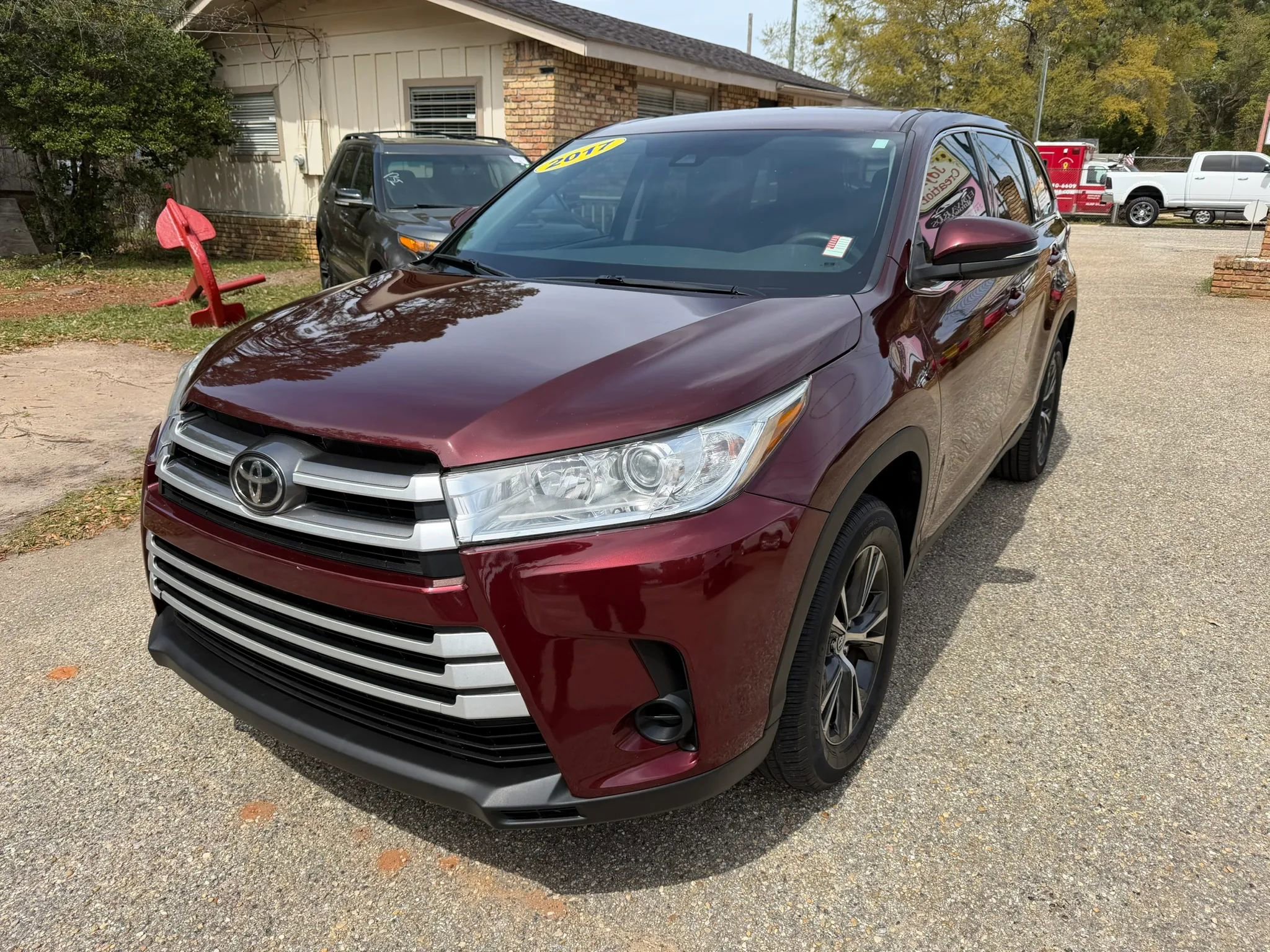 Used 2019 Toyota Highlander LE