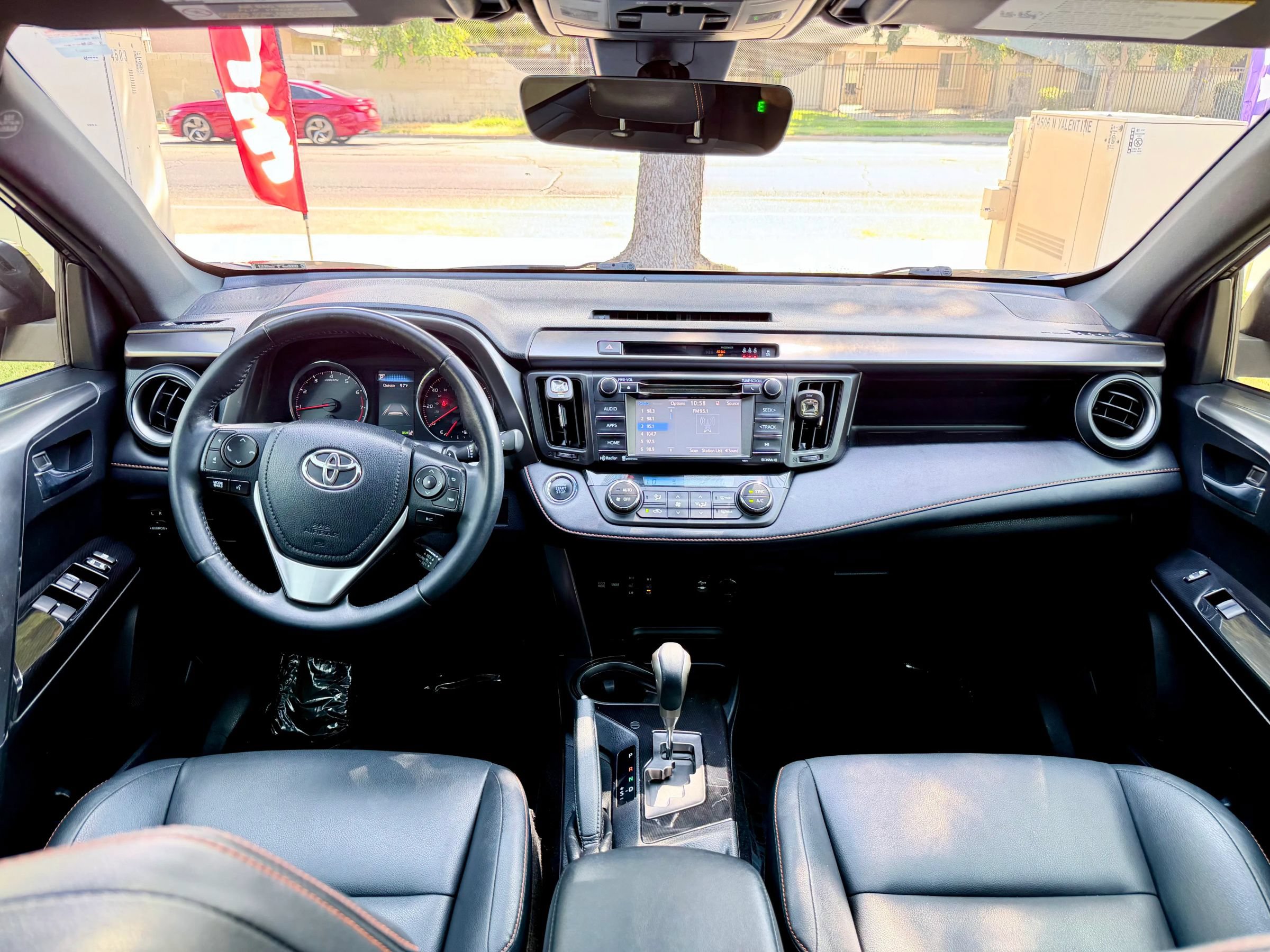 Used 2018 Toyota RAV4 SE w/ Power Extra Value Package AWD/4WD image 6