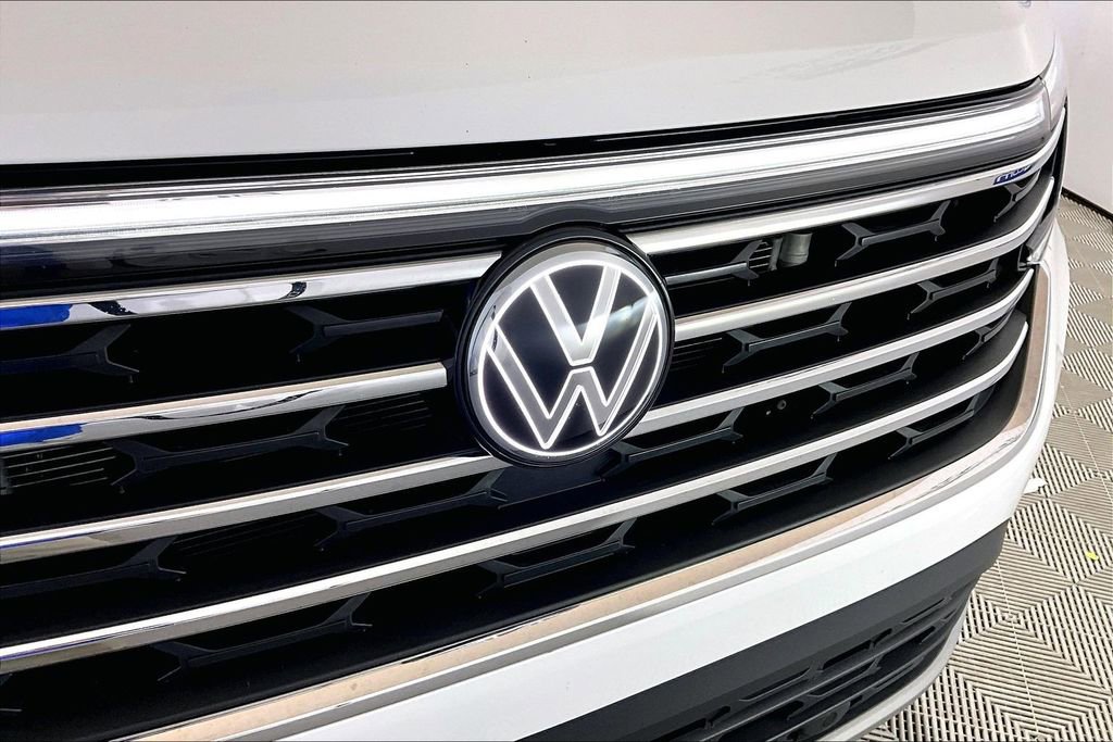 Used 2025 Volkswagen Atlas SE image 24