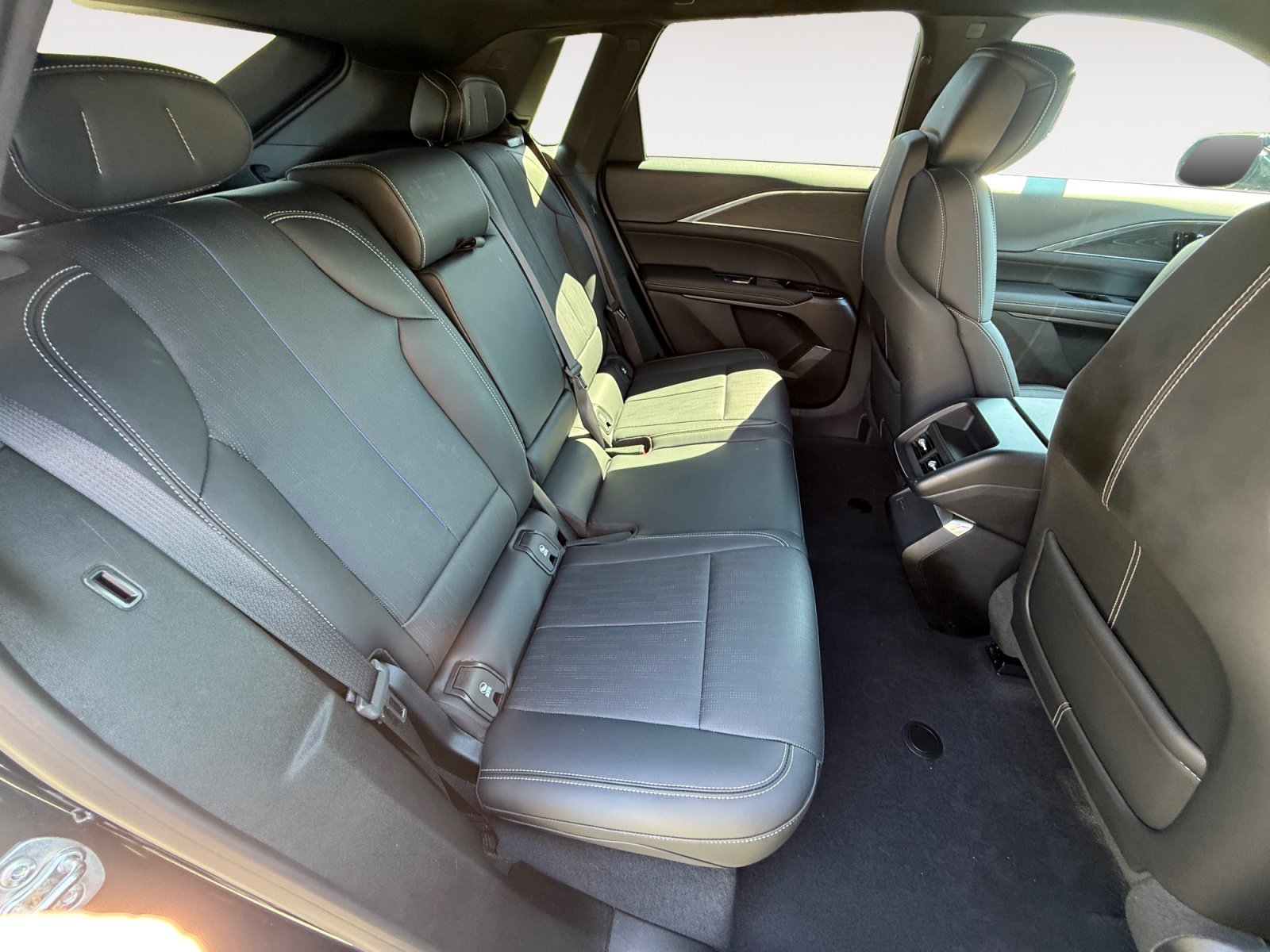 Used 2024 Cadillac Lyriq Sport w/ LPO, Floor Liner Package AWD/4WD image 18