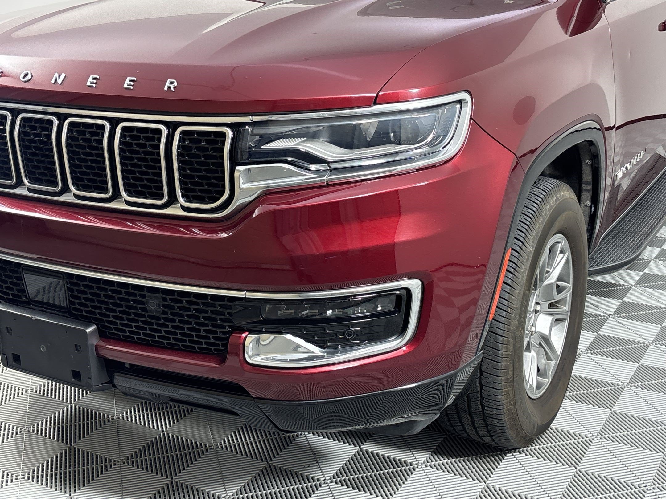 Used 2022 Jeep Wagoneer Series I AWD/4WD image 12