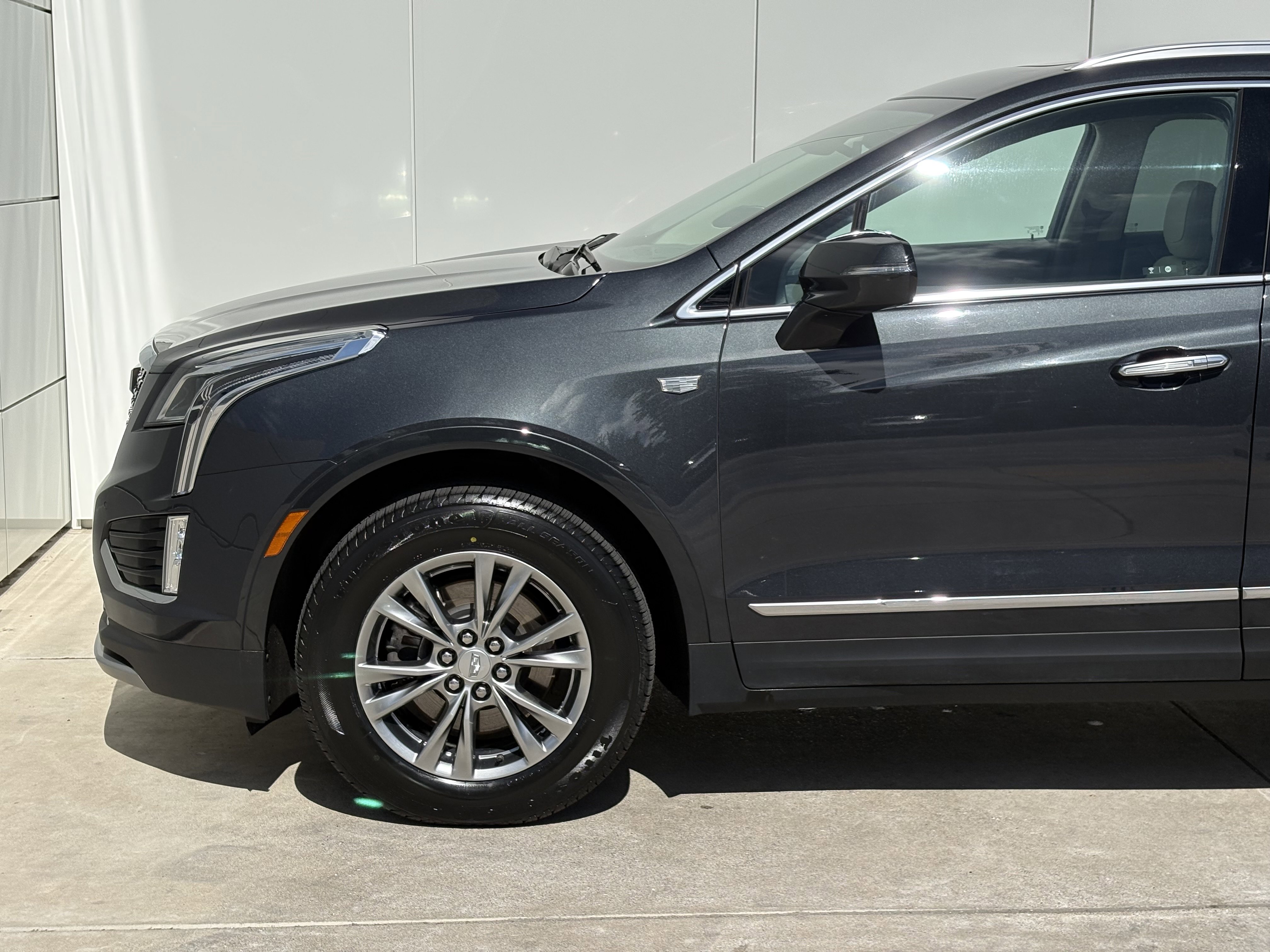 Certified 2023 Cadillac XT5 Premium Luxury w/ LPO, Floor Liner Package image 4