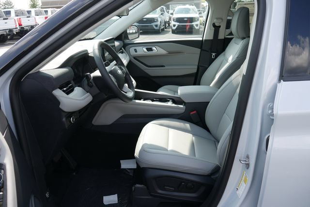 New 2026 Ford Explorer Active w/ Active Comfort Package AWD/4WD image 2