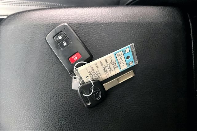 Used 2018 Toyota Tacoma TRD Sport AWD/4WD image 42