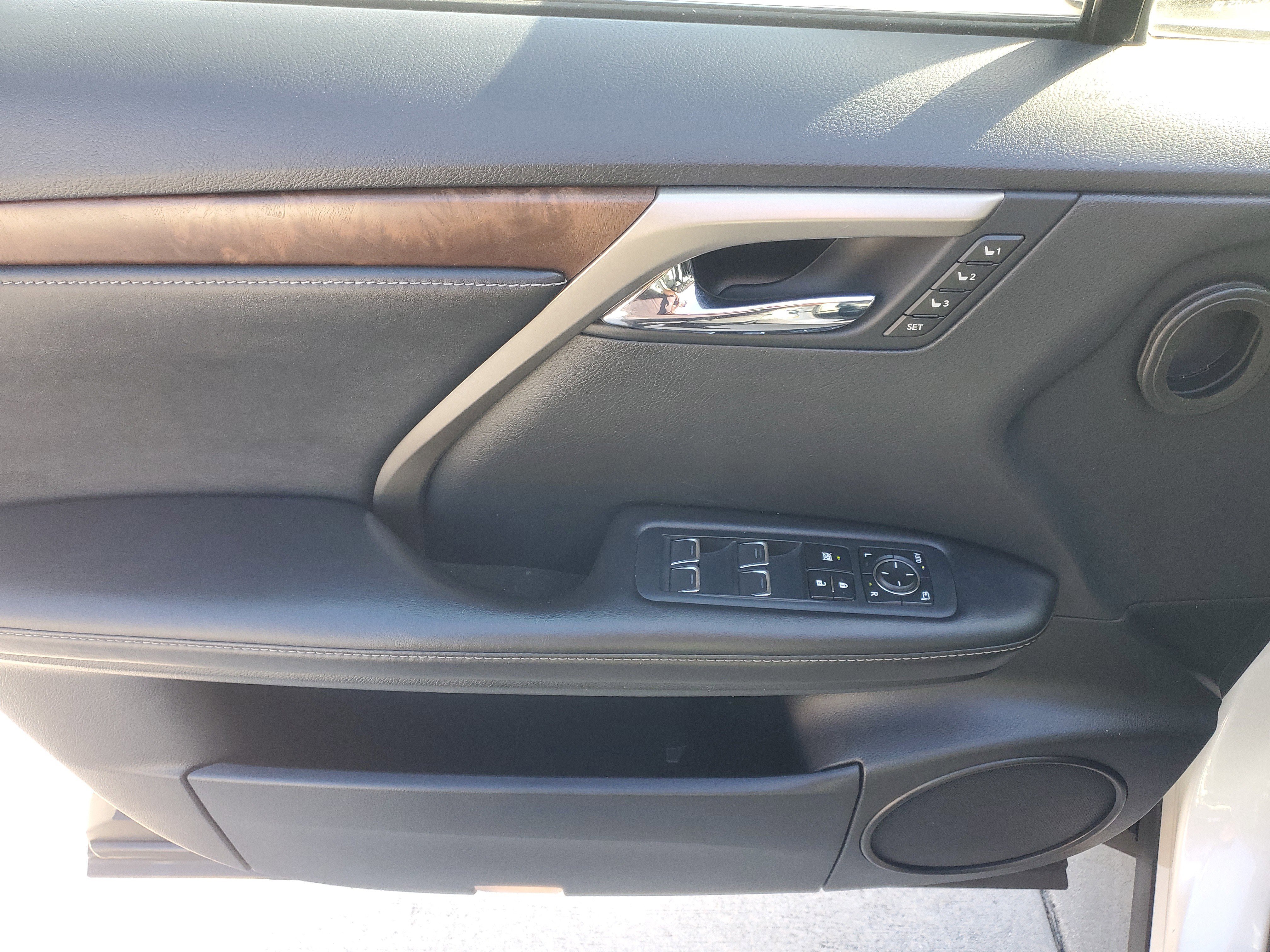 Used 2022 Lexus RX 350L FWD w/ Premium Package image 26