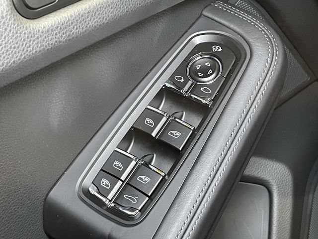 Certified 2026 Porsche Macan Turbo AWD/4WD image 37