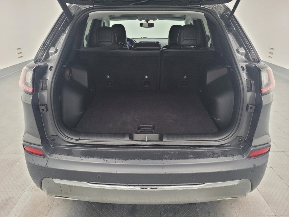 Used 2019 Jeep Cherokee Limited image 29