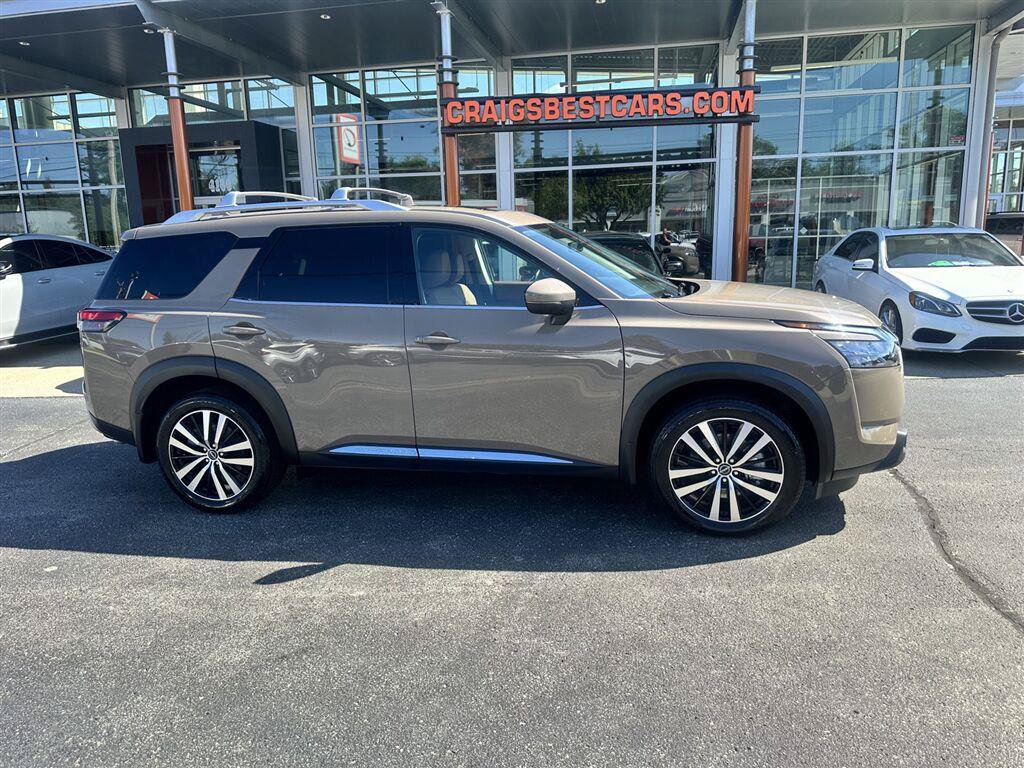 Used 2025 Nissan Pathfinder Platinum