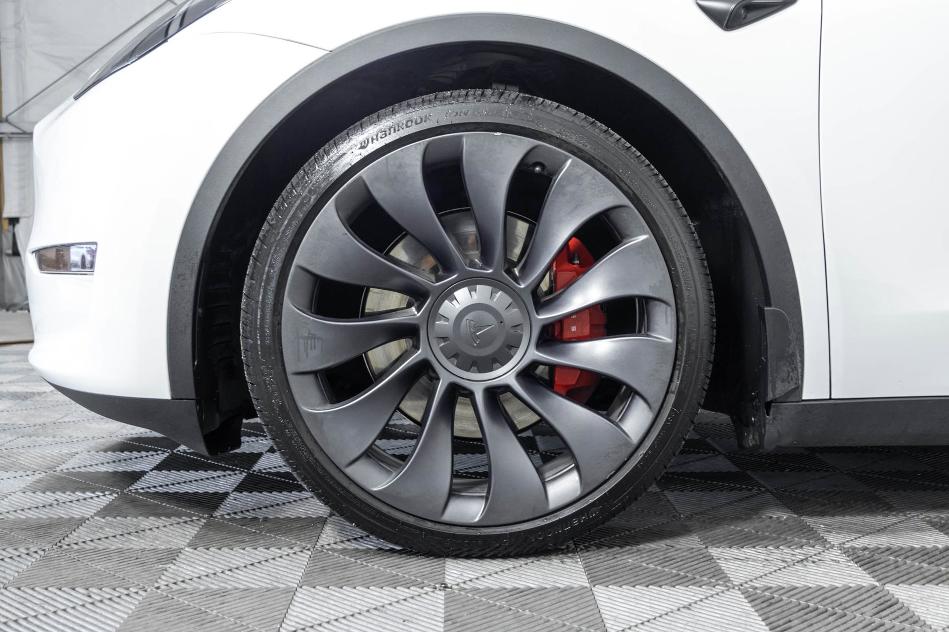 Used 2024 Tesla Model Y Performance AWD/4WD image 46