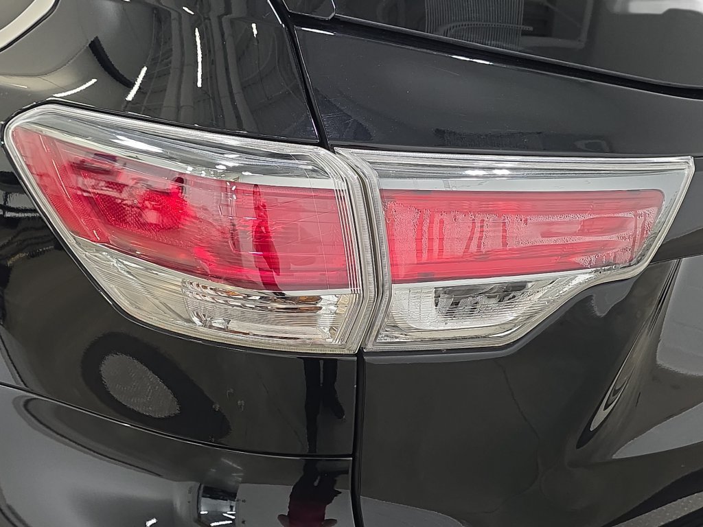 Used 2015 Toyota Highlander Limited Platinum FWD image 32